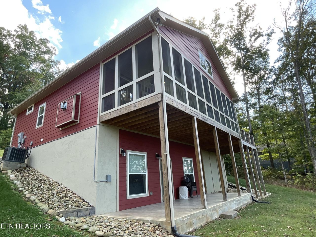 140 Rindler Ridge Byrdstown, TN 38549