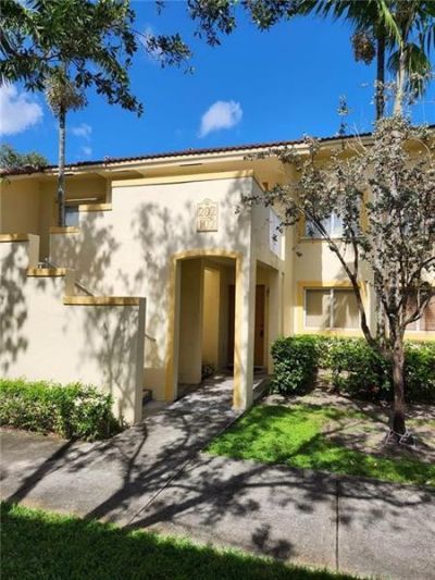 4775 SW 62nd Avenue, Unit 102, Davie, FL 33314 Main Photo