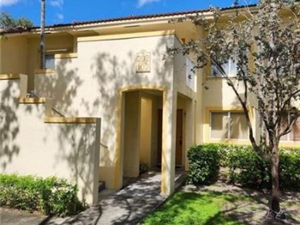 4775 SW 62nd Avenue, Unit 102, Davie, FL 33314