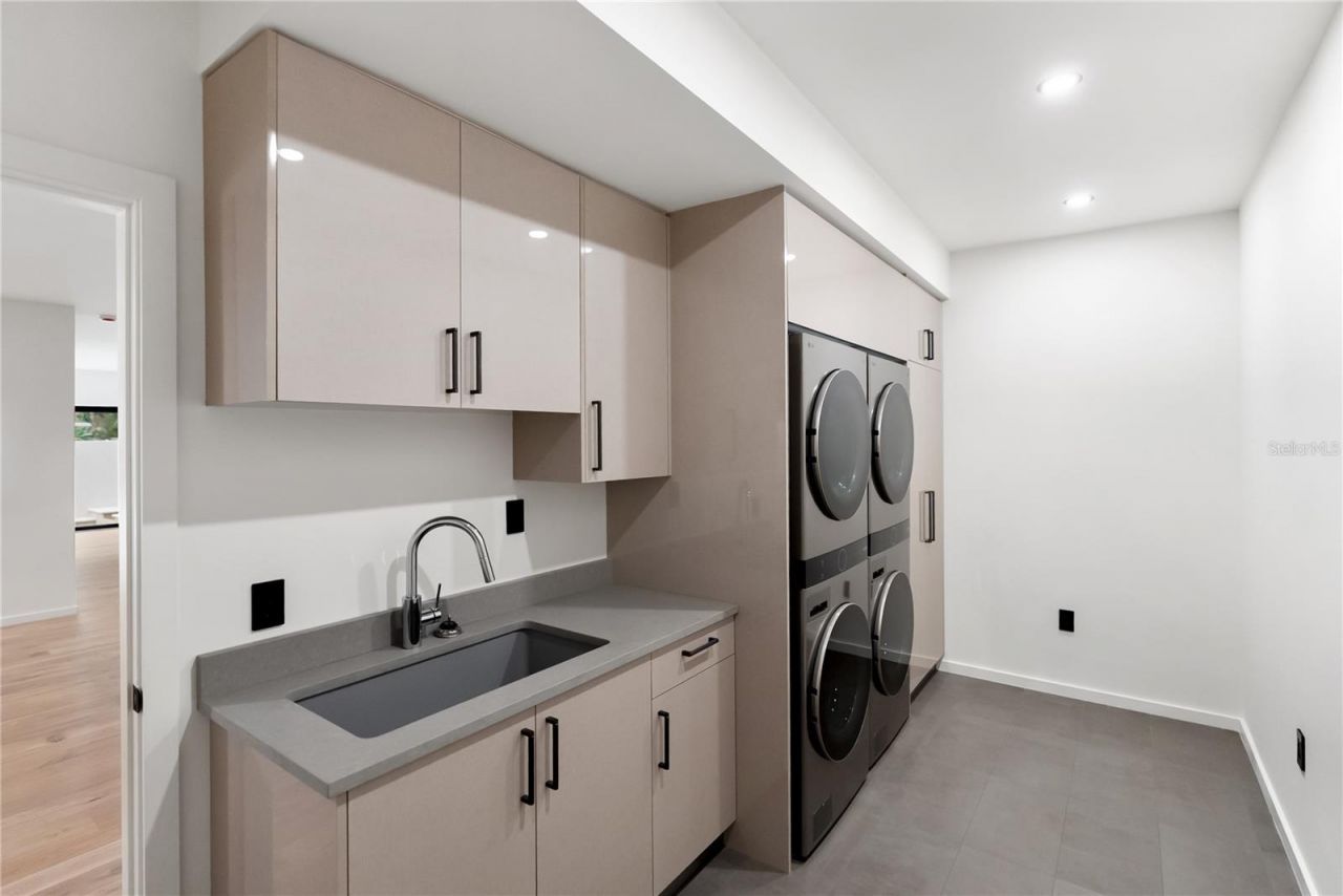 1759 Waldemere Street, Sarasota, FL 34239 Photo