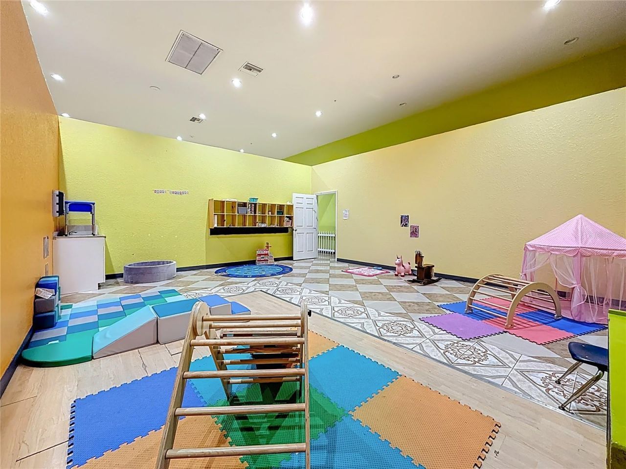 12306 State Road 52, Hudson, FL 34669 Photo