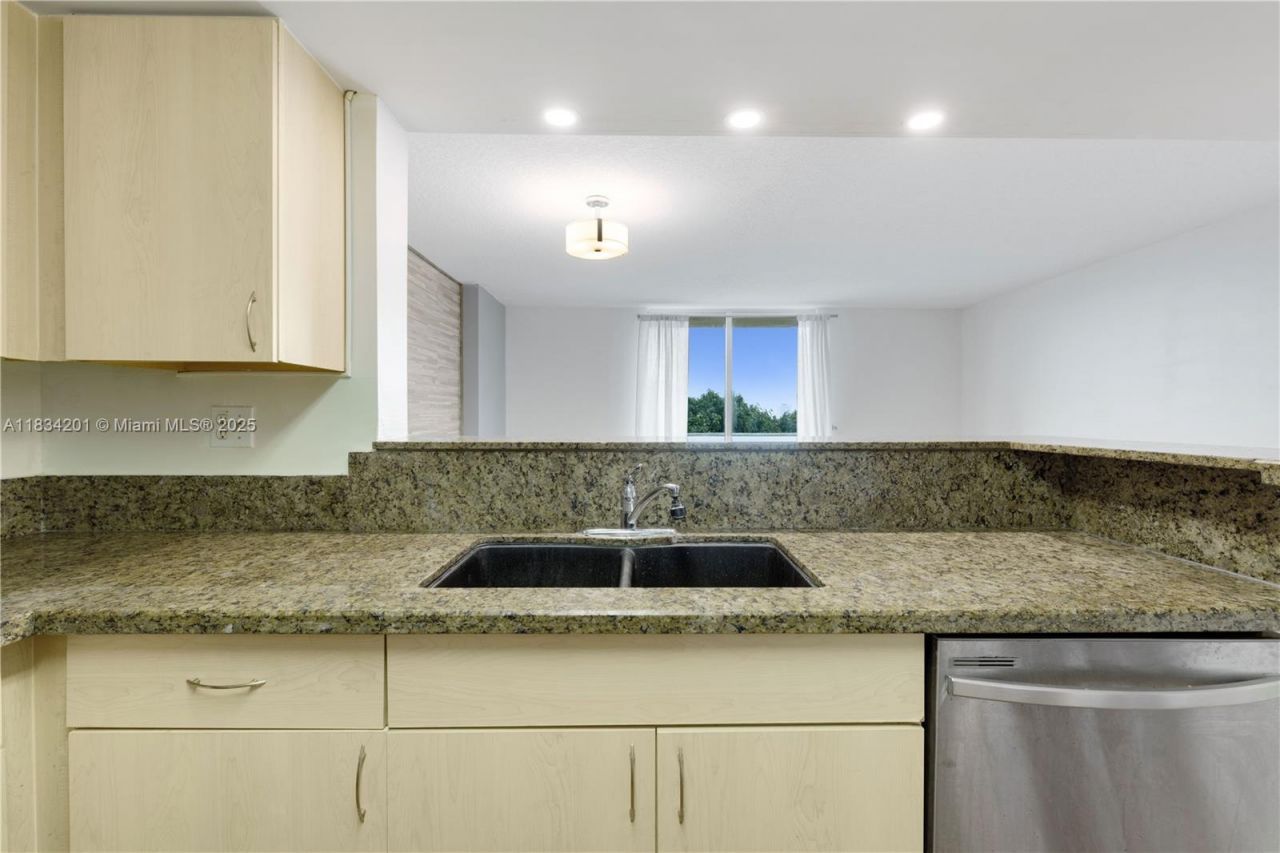 3000 Coral Way, Unit 513, Miami, FL 33145 Photo