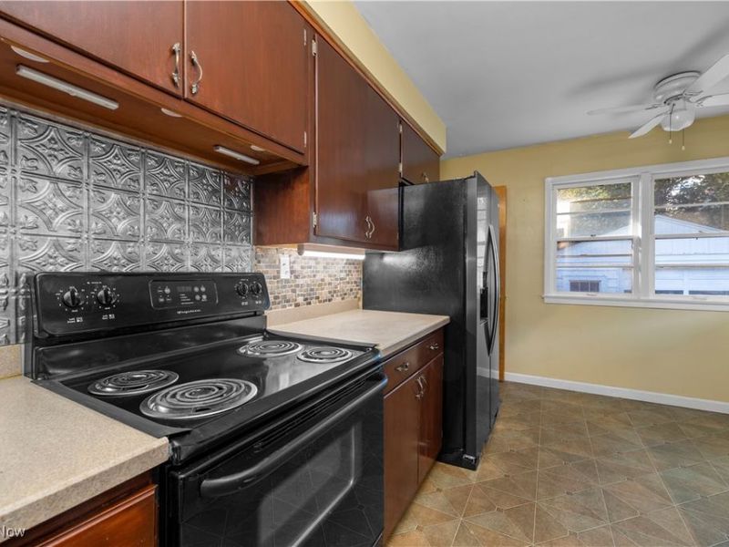 269 Hamilton Avenue, Elyria, OH 44035 Photo 16