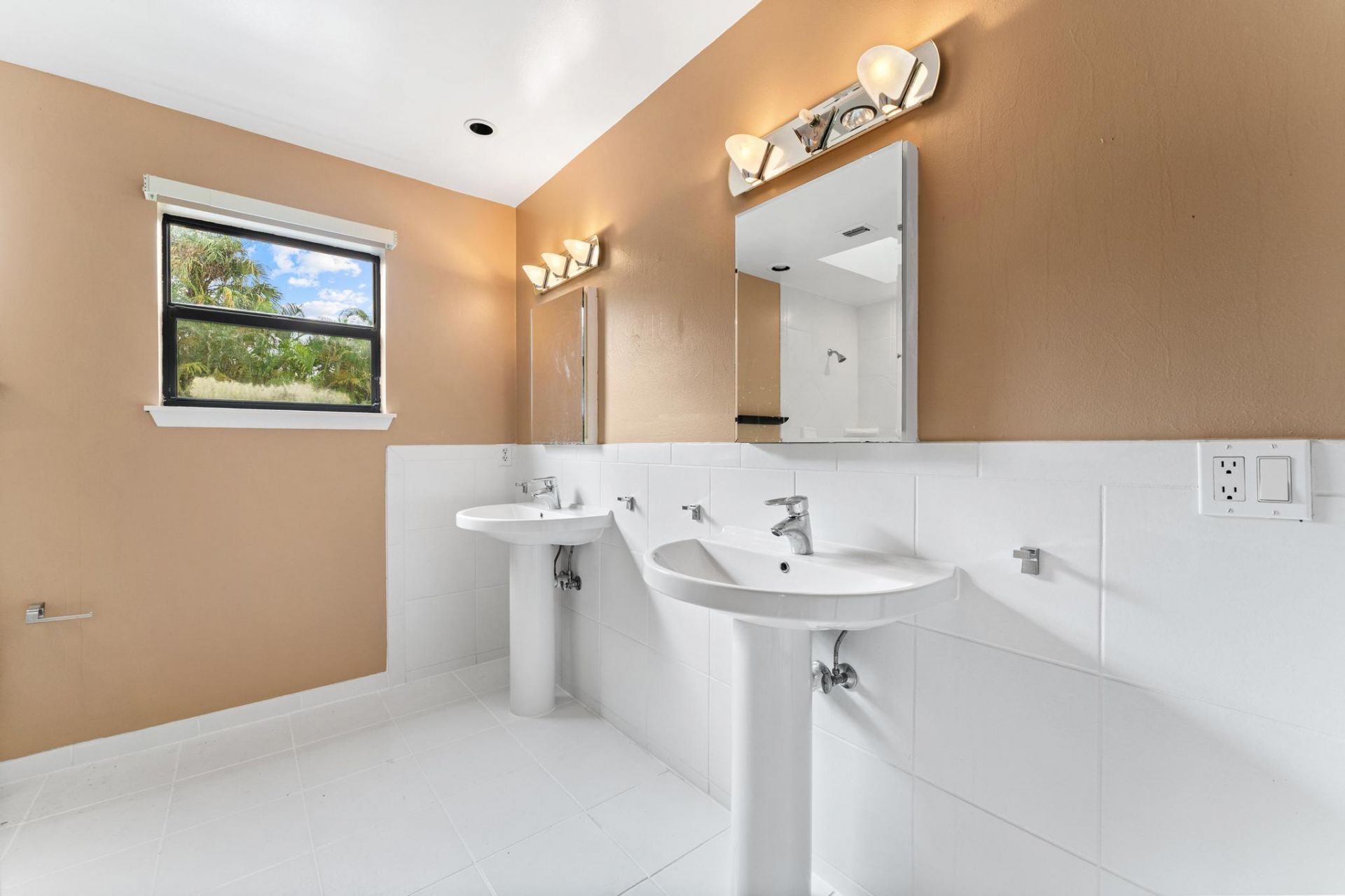 7420 W Lake Drive, Lake Clarke Shores, FL 33406 Photo