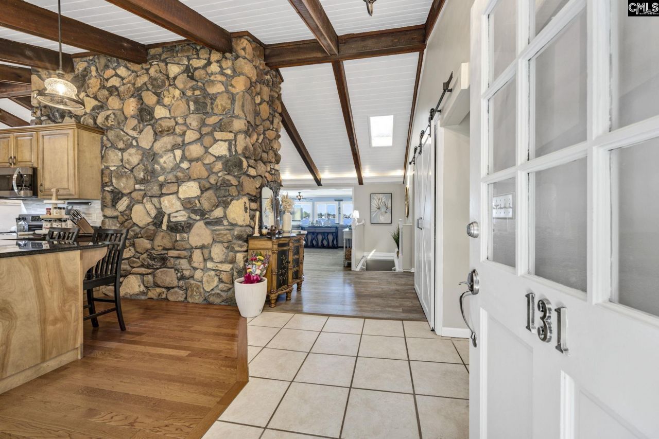 131 West Circle Drive Photo 19