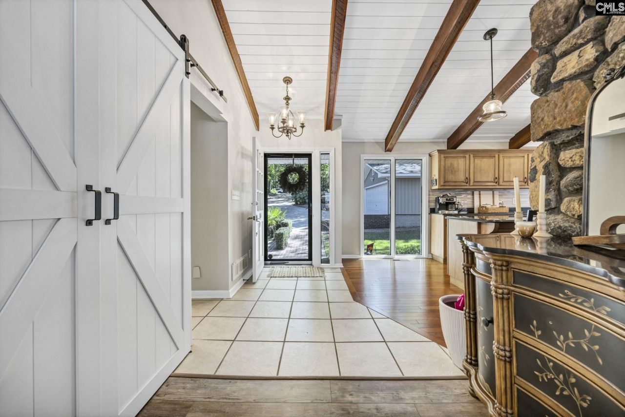 131 West Circle Drive Photo 23