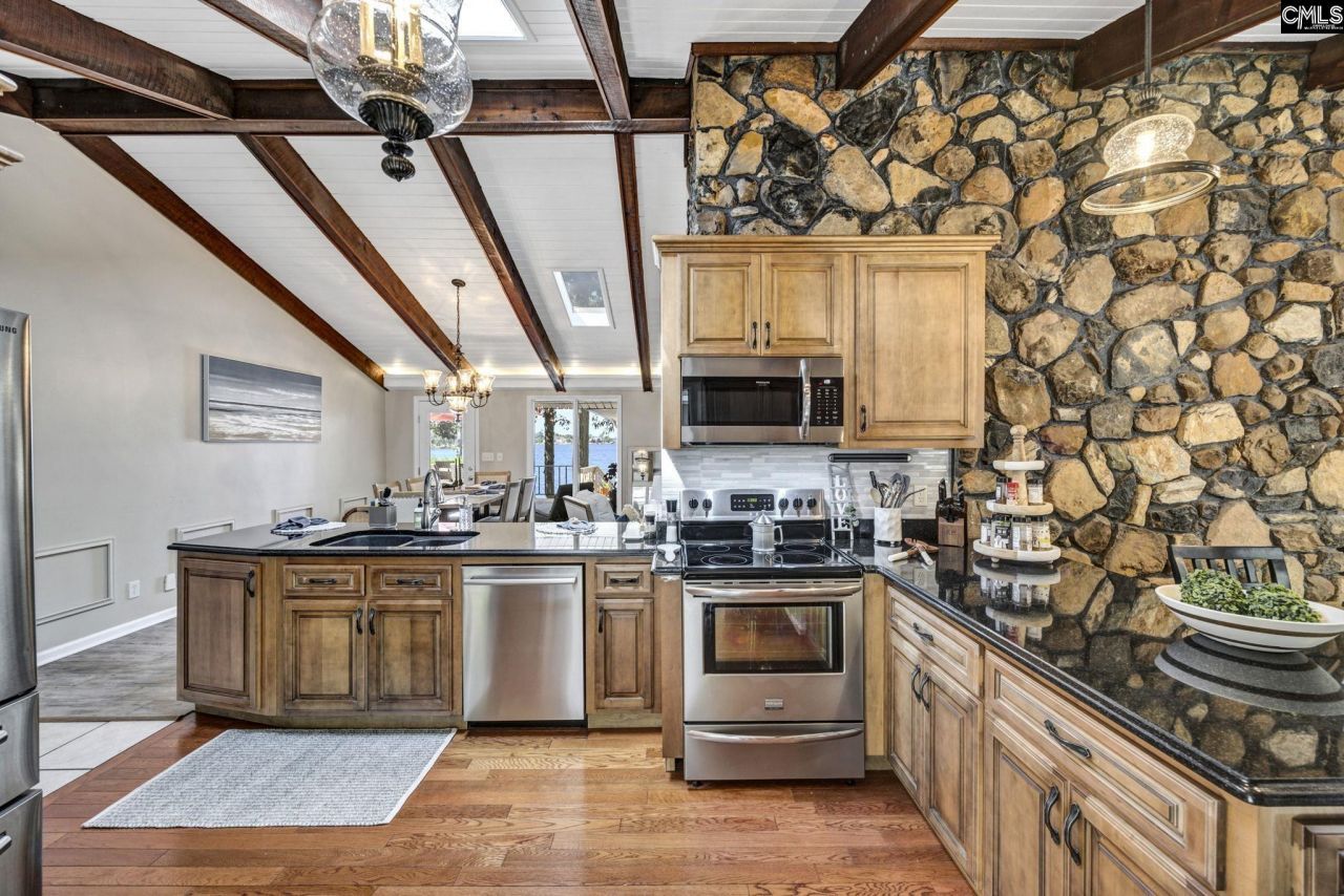 131 West Circle Drive Photo 24