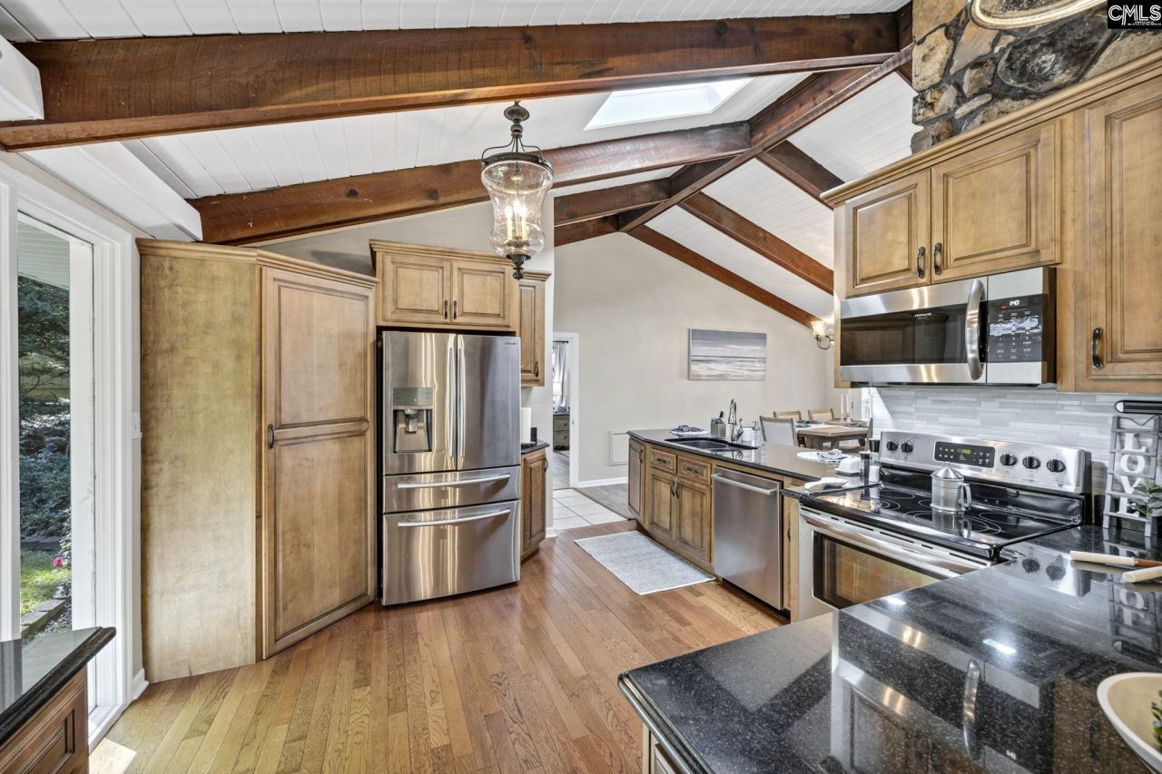 131 West Circle Drive Photo 24