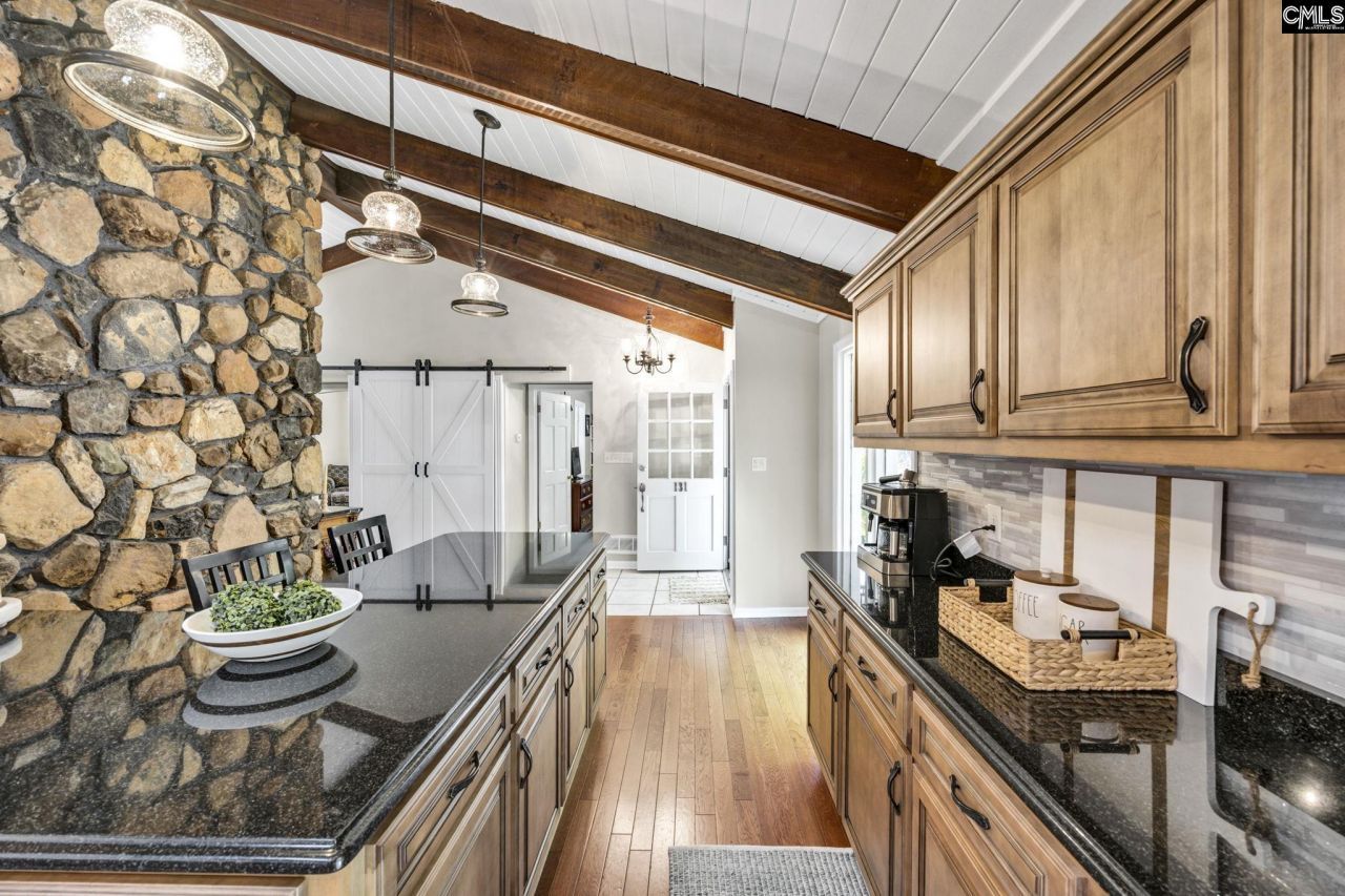 131 West Circle Drive Photo 25