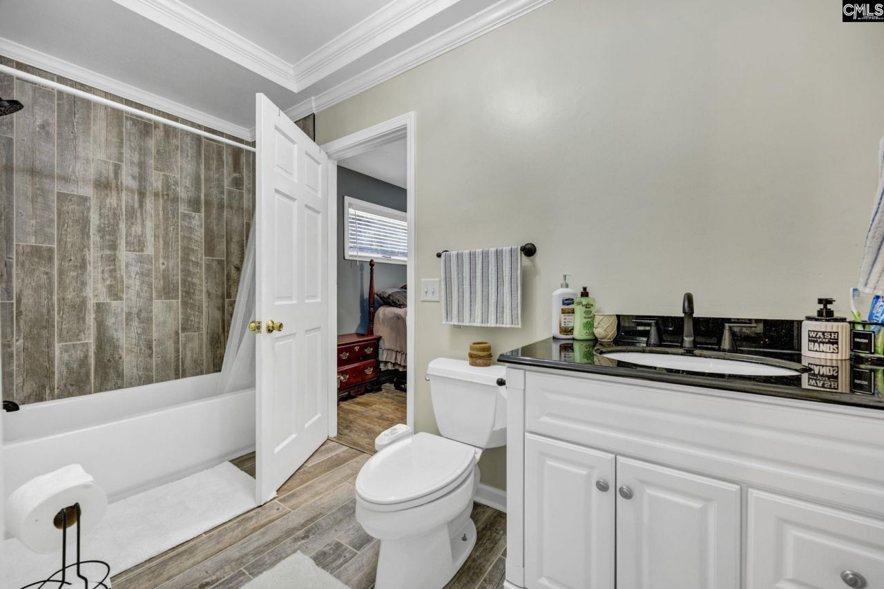 131 West Circle Drive Photo 42