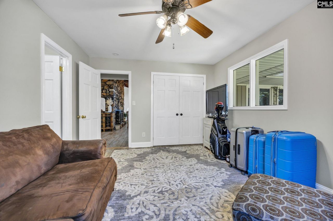 131 West Circle Drive Photo 45