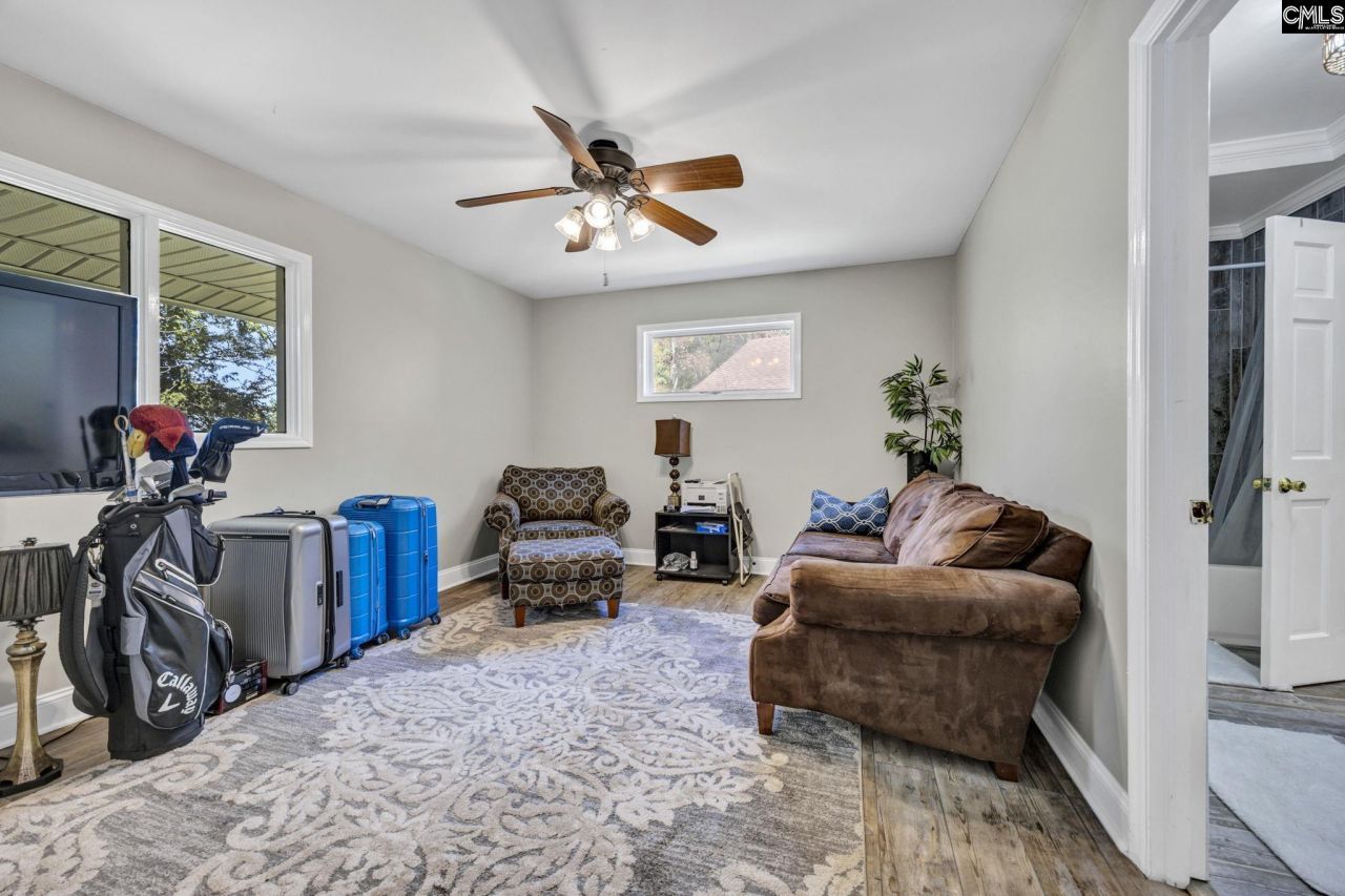 131 West Circle Drive Photo 47