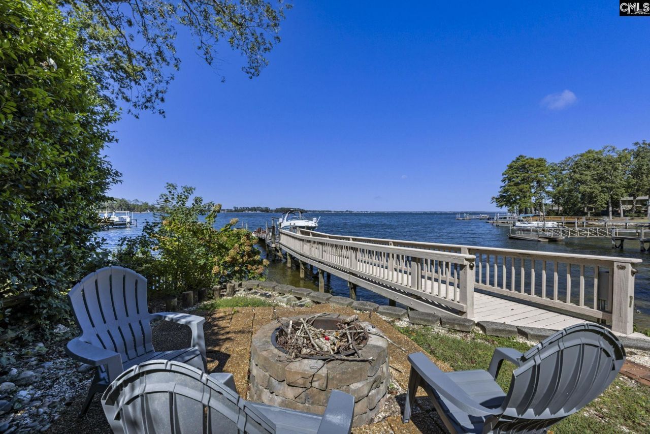 131 West Circle Drive Photo 6