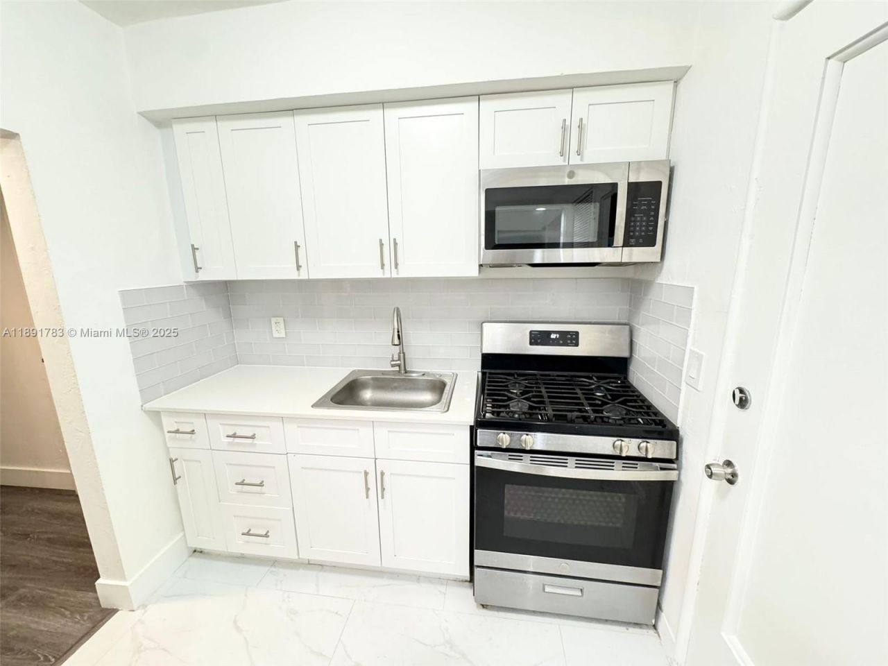 7435 Byron Ave, Miami Beach, FL 33141 Photo