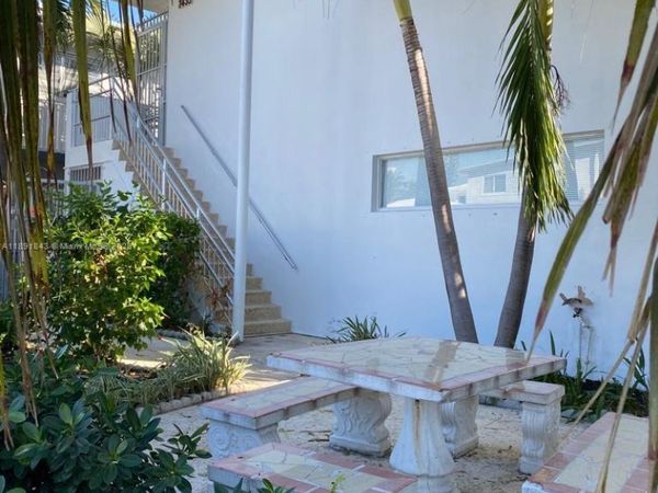 7435 Byron Ave, Miami Beach, FL 33141