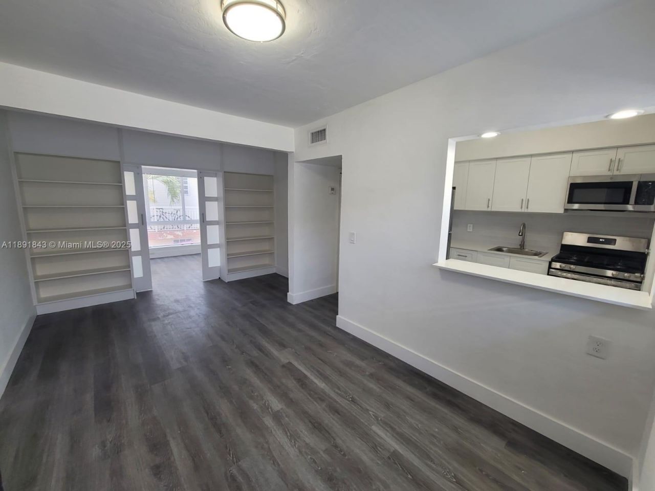 7435 Byron Ave, Miami Beach, FL 33141 Photo