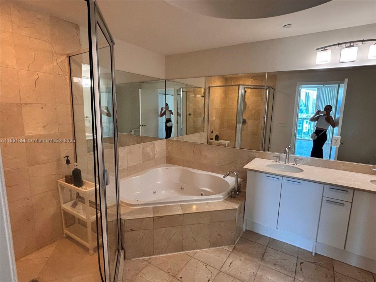 3131 NE 188th St, Unit 1-809, Aventura, FL 33180 Photo