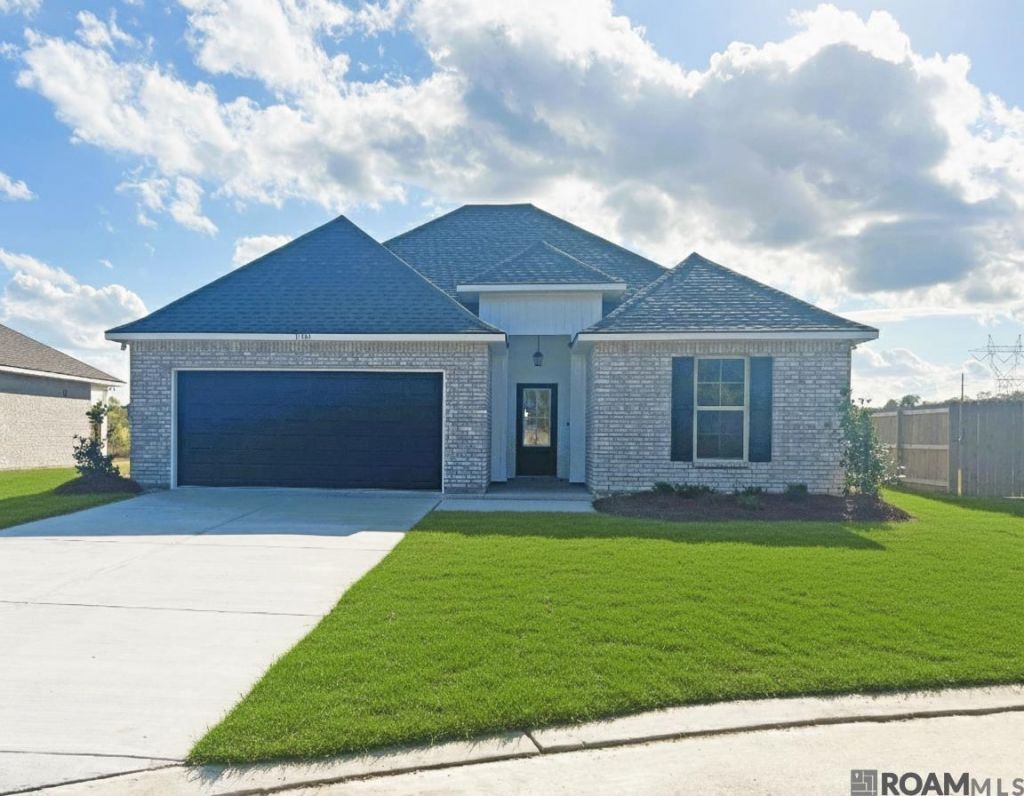 11348 Densmore Dr, Denham Springs, LA 70726 Main Photo