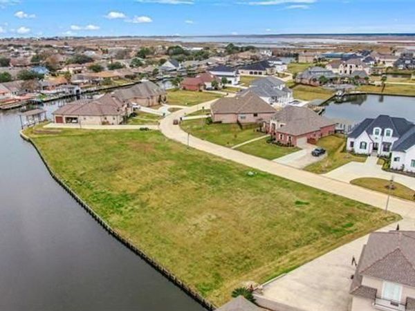 464 SAN CRISTOBAL Court, Slidell, LA 70458