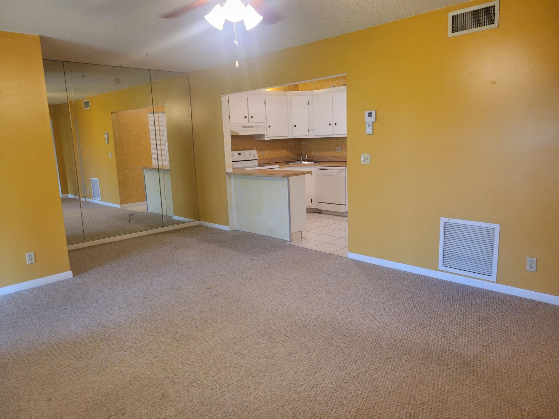 325 Knotty Pine Circle, Unit B-2, Greenacres, FL 33463 Photo