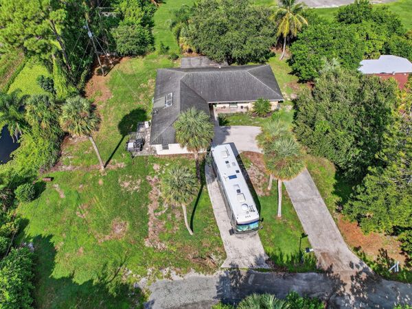 8011 45th Way N, Palm Beach Gardens, FL 33418