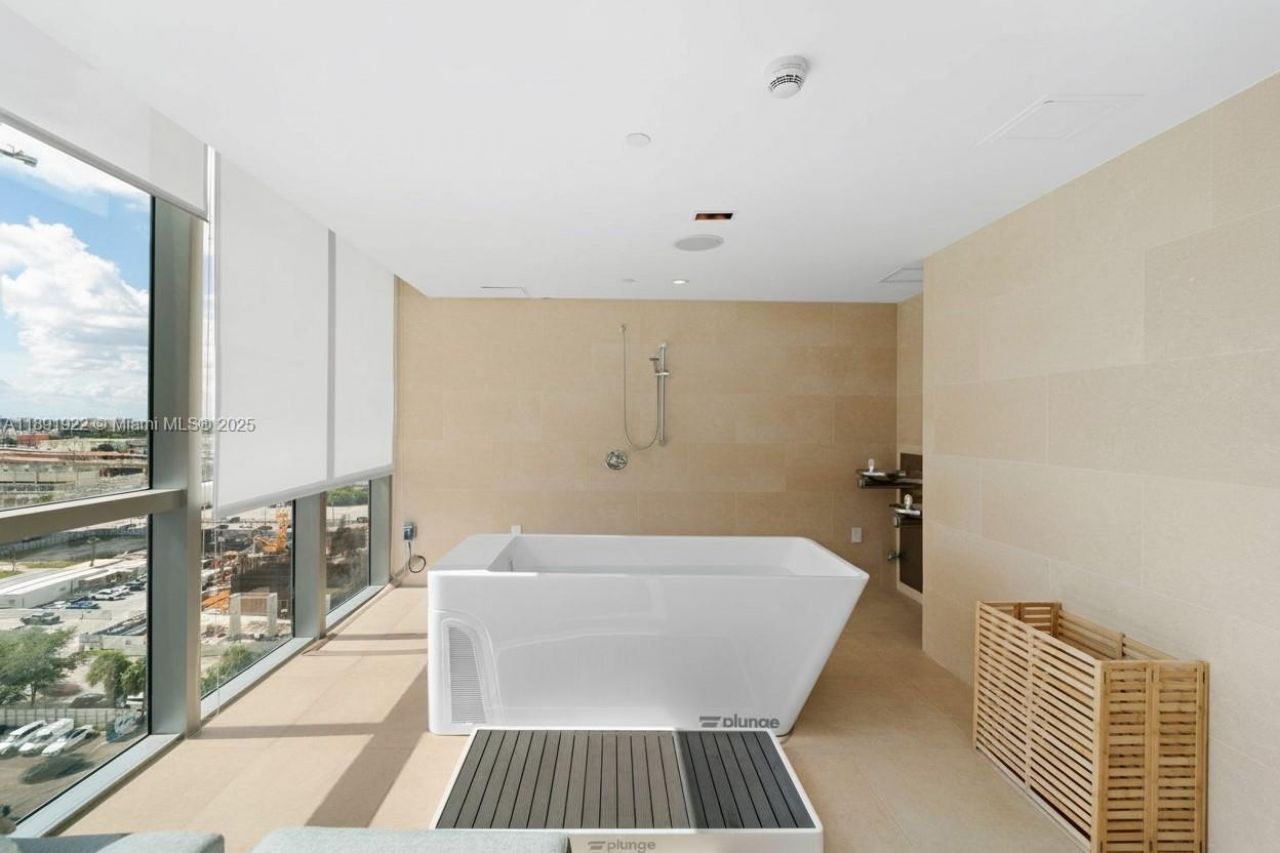 900 Biscayne Blvd, Unit 4901, Miami, FL 33132 Photo