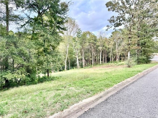 22 River Oaks, Russellville, AR 72802