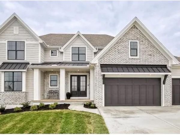 321 NW Lovins Drive, Lee's Summit, MO 64081