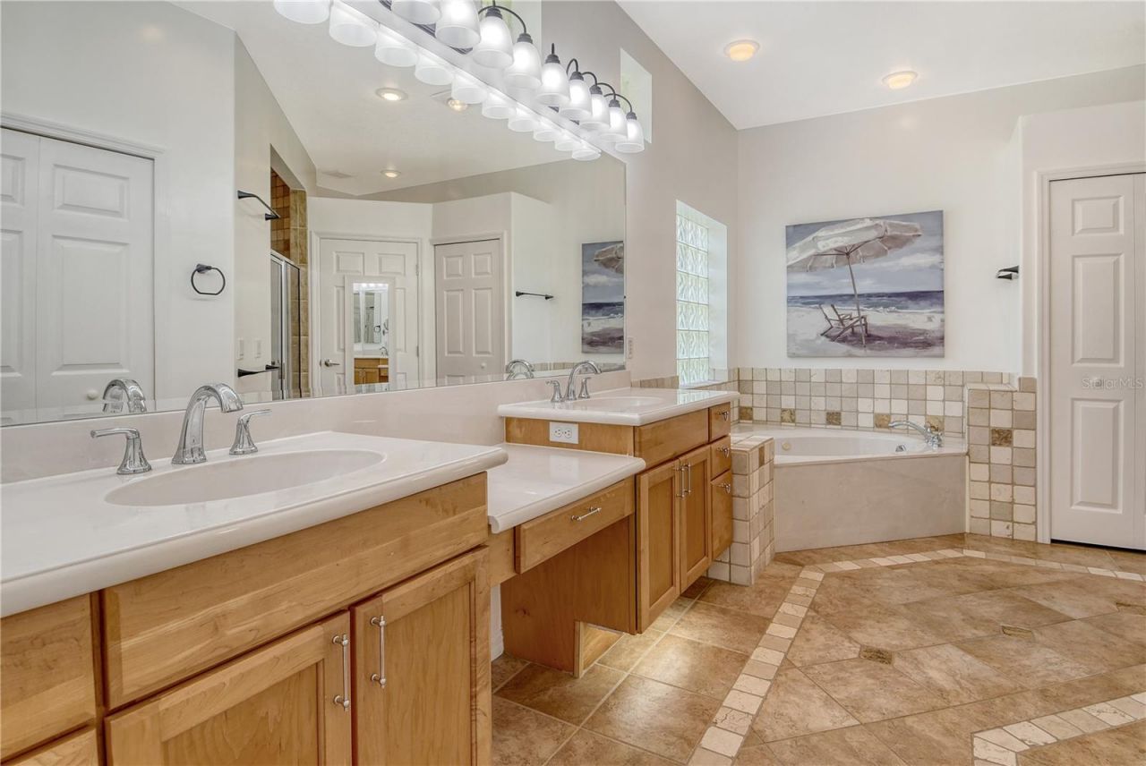 340 Bermuda Court, Unit 5, Venice, FL 34293 Photo