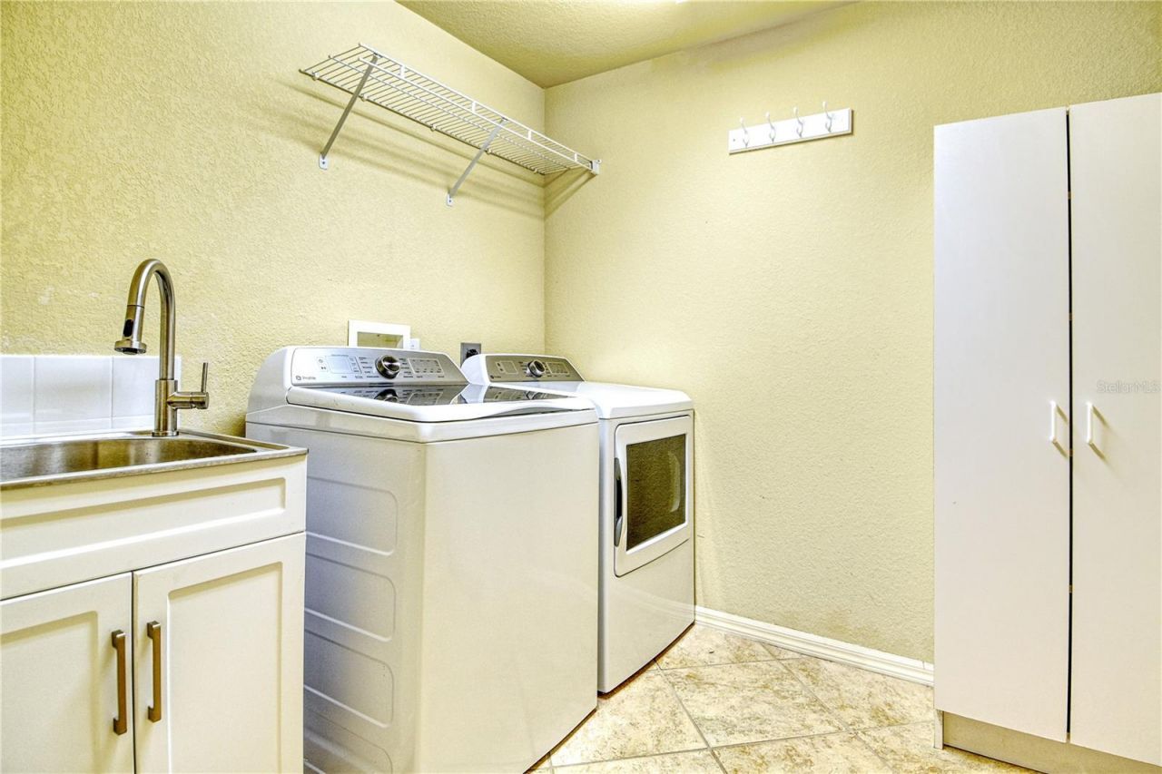 340 Bermuda Court, Unit 5, Venice, FL 34293 Photo