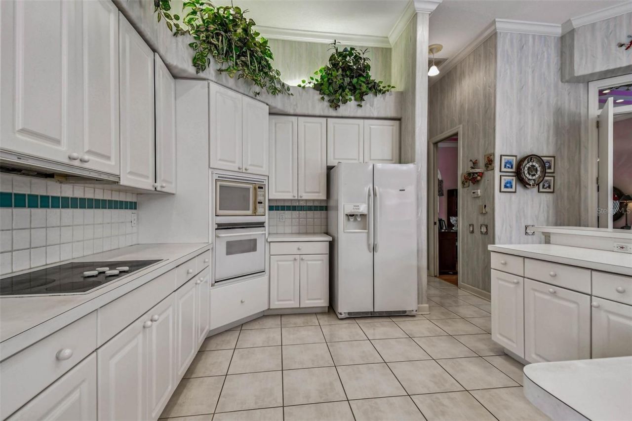 8675 Buttonwood Lane N, Pinellas Park, FL 33782 Photo