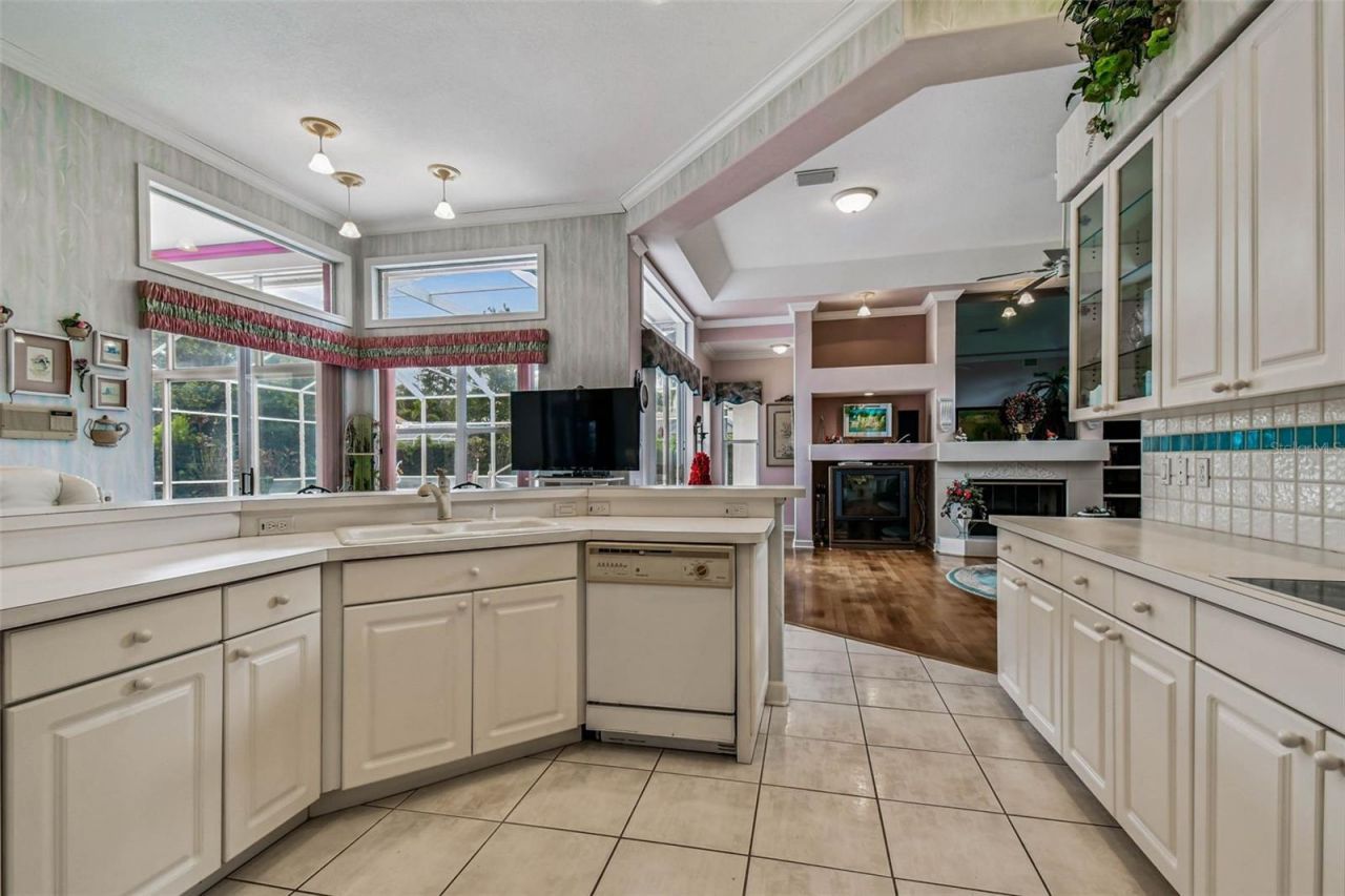 8675 Buttonwood Lane N, Pinellas Park, FL 33782 Photo