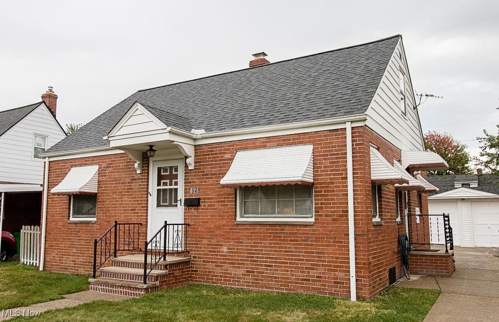 825 E 256th Street, Euclid, OH 44132 Main Photo