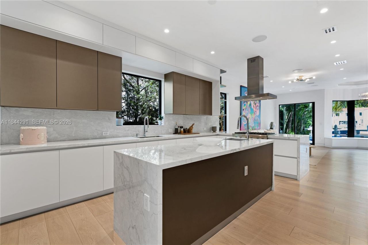 4442 Prairie Ave, Miami Beach, FL 33140 Photo