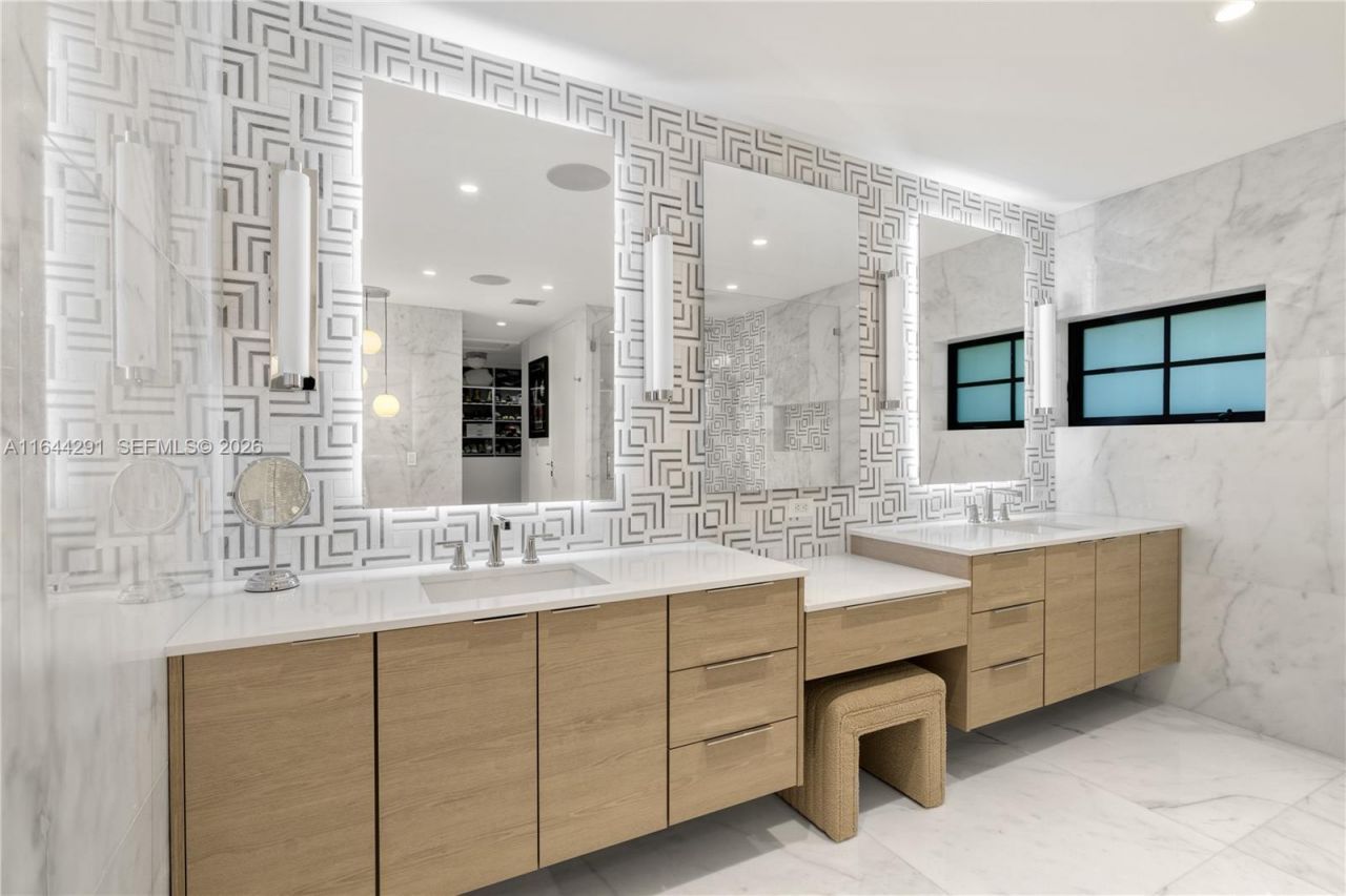 4442 Prairie Ave, Miami Beach, FL 33140 Photo