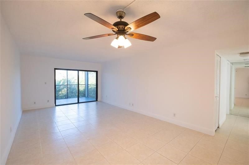 9233 SW 8th Street, Unit 222, Boca Raton, FL 33428 Photo