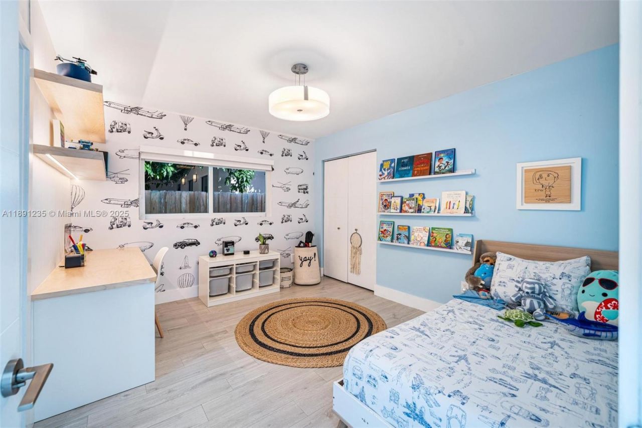 2437 SW 25th Ter, Miami, FL 33133 Photo