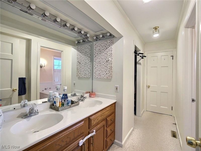 14575 Shaker Boulevard, Shaker Heights, OH 44120 Photo 17