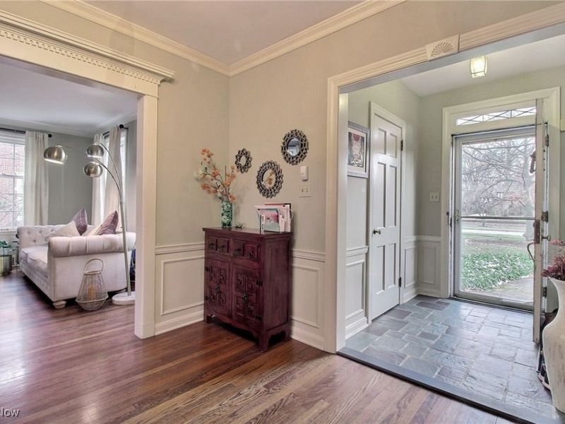 14575 Shaker Boulevard, Shaker Heights, OH 44120 Photo 2
