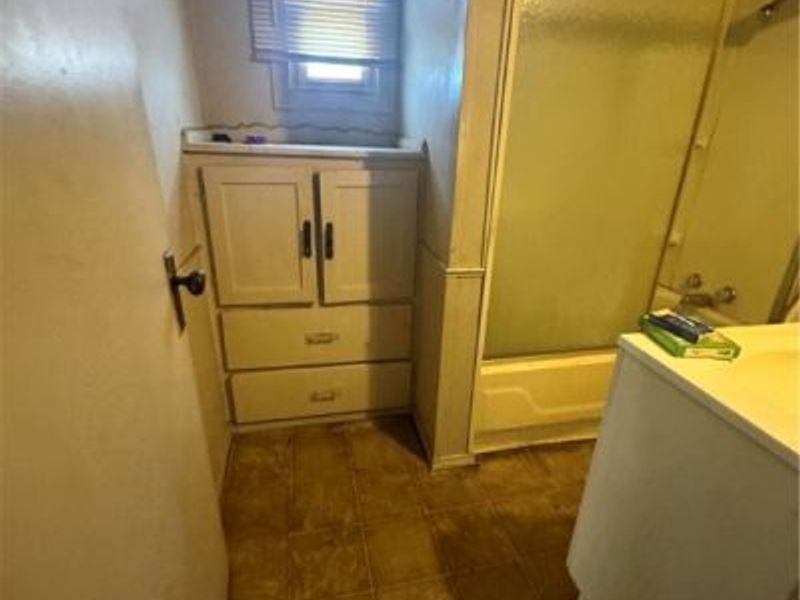 5806 Fleet Avenue, Cleveland, OH 44105 Photo 33