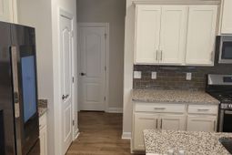 236 Goldenrod Circle photo 4