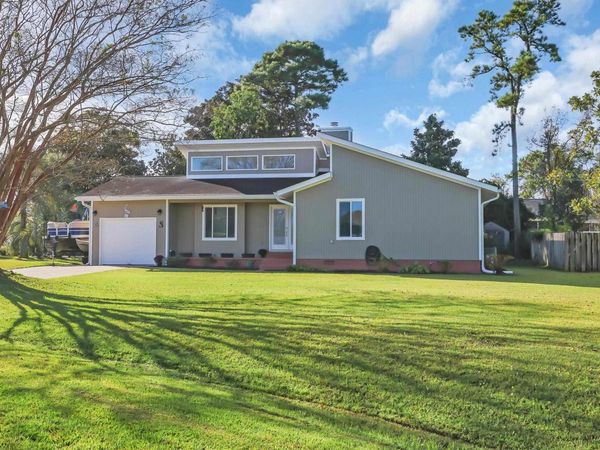 609 Bay St., North Myrtle Beach, SC 29582