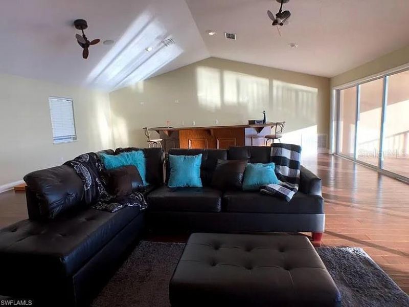 1647 Riverside Drive, Daytona Beach, FL 32117 Photo