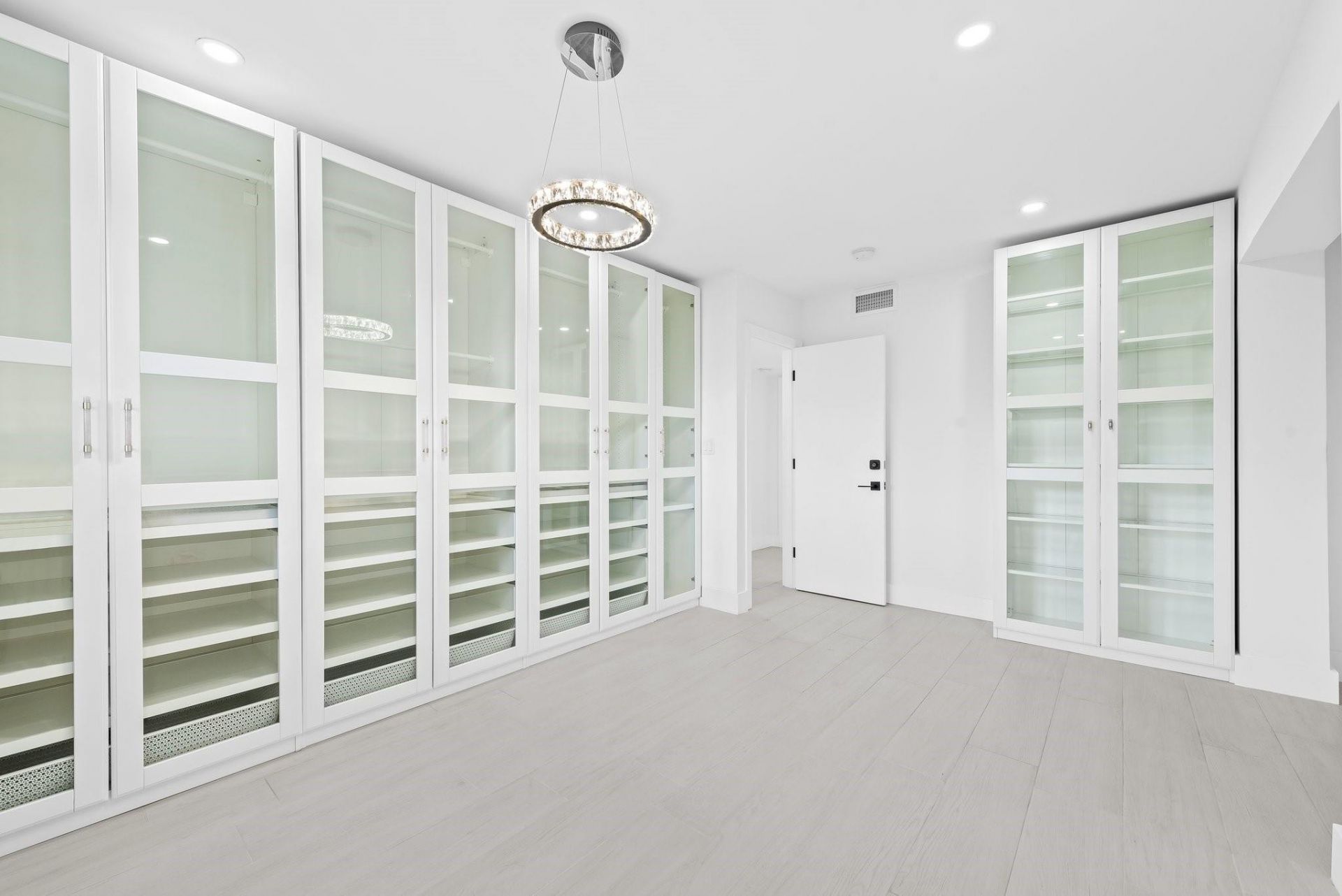 877 NE 195th Street, Unit 422, Miami, FL 33179 Photo