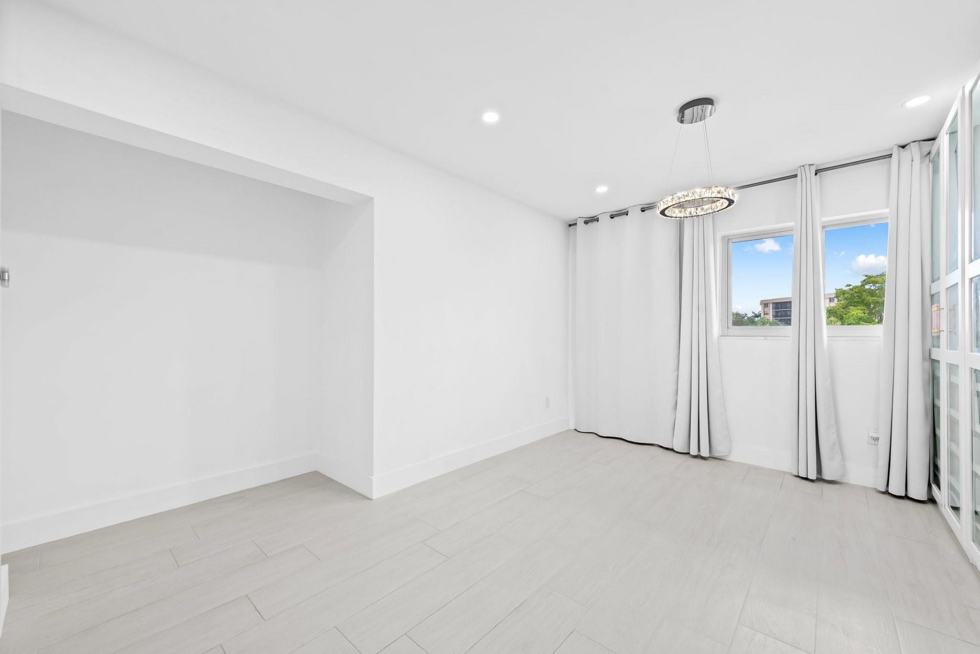 877 NE 195th Street, Unit 422, Miami, FL 33179 Photo