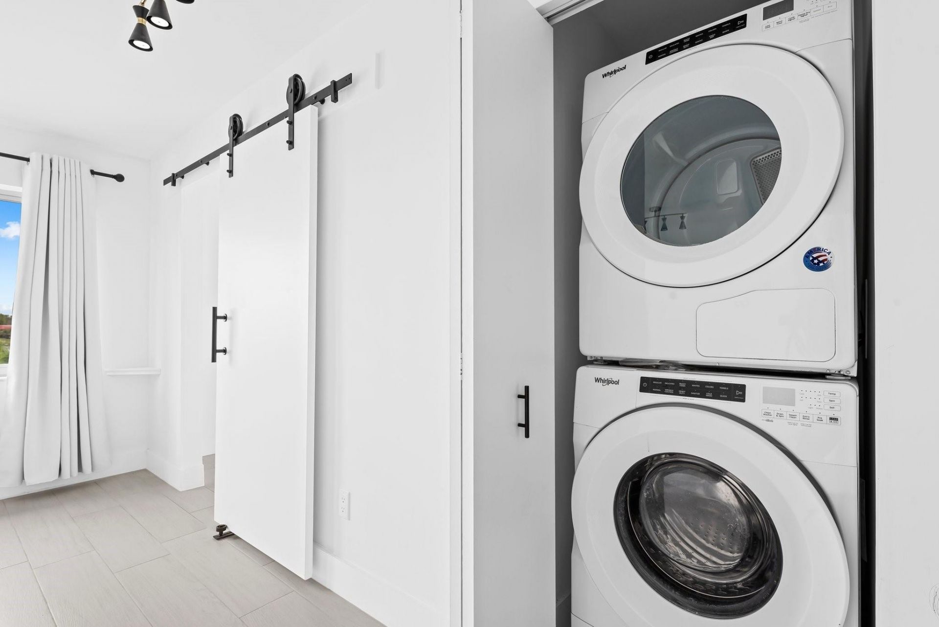 877 NE 195th Street, Unit 422, Miami, FL 33179 Photo