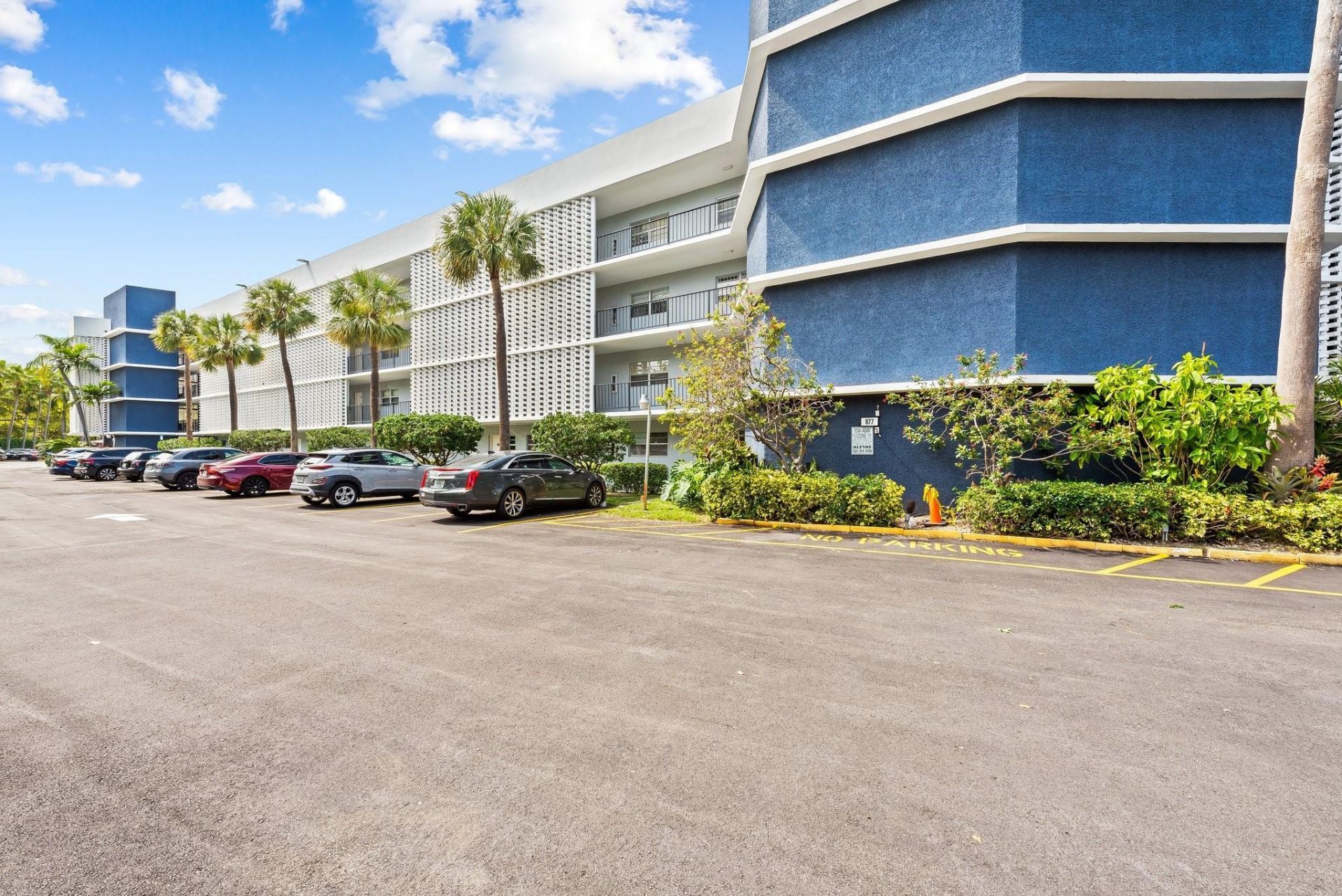 877 NE 195th Street, Unit 422, Miami, FL 33179 Photo