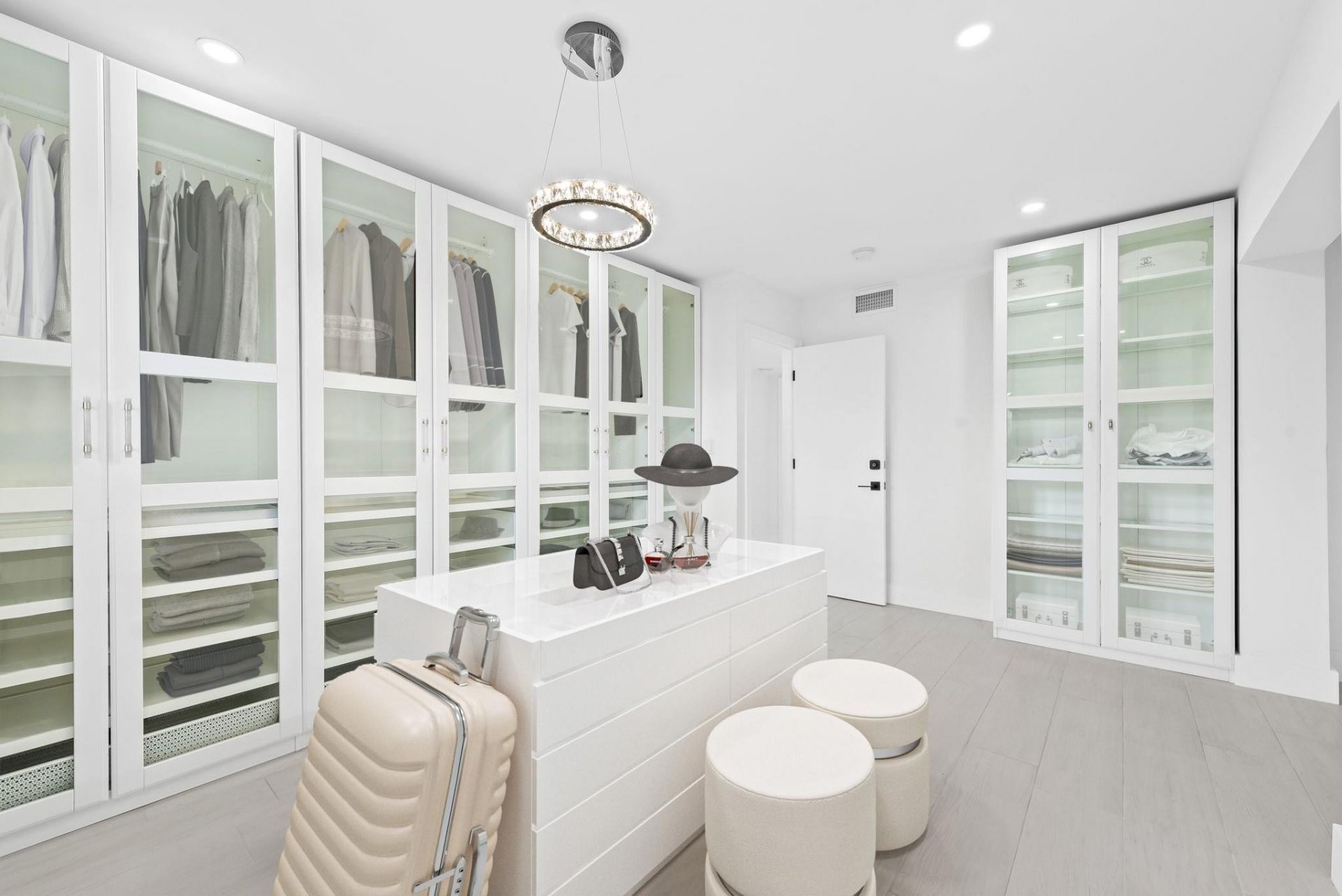 877 NE 195th Street, Unit 422, Miami, FL 33179 Photo