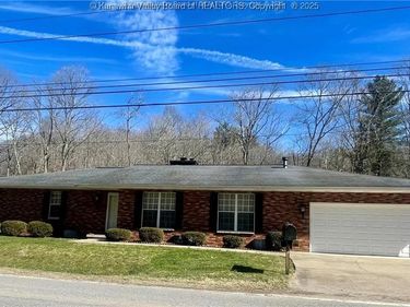 9701 Charleston Road, Ripley, WV 25271