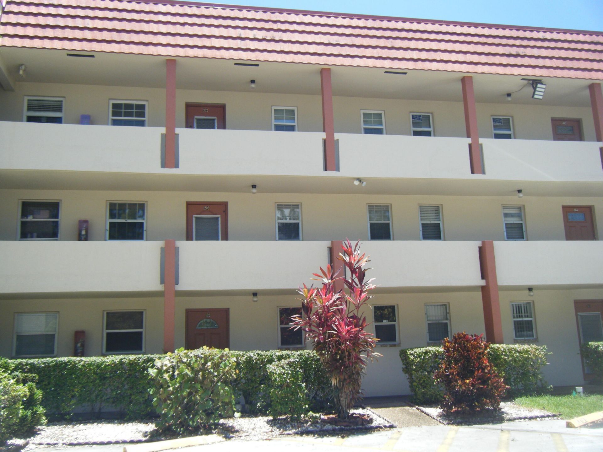 2700 Sunrise Lakes Drive W, Unit 301, Sunrise, FL 33322 Photo